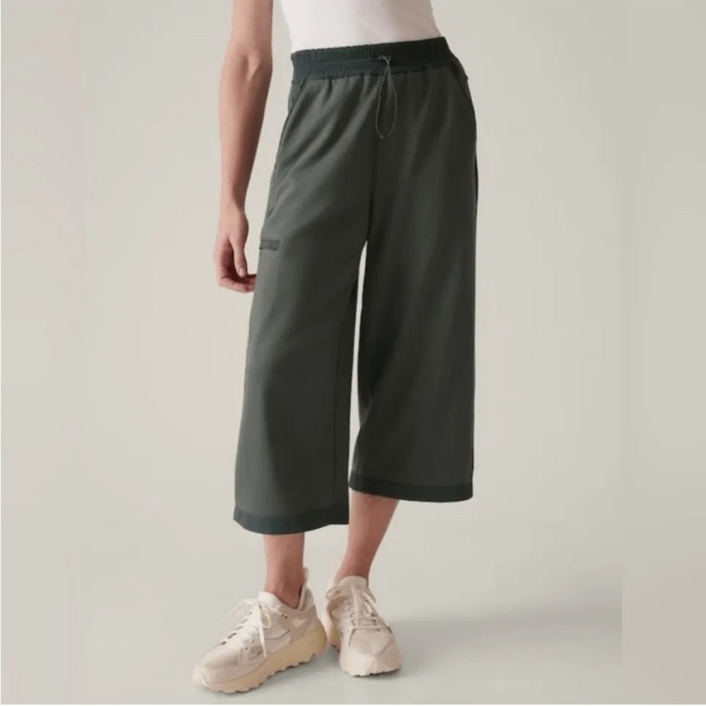 BOGO! Athleta Triumph Hybrid Pant Wide Leg Crop Cargo Green Medium